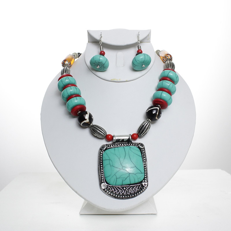 Tribal Turq Beads Necklace Set